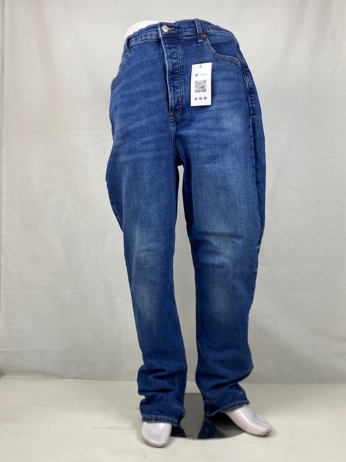 Old Navy Extra High-Rise Sky-High Straight Jeans