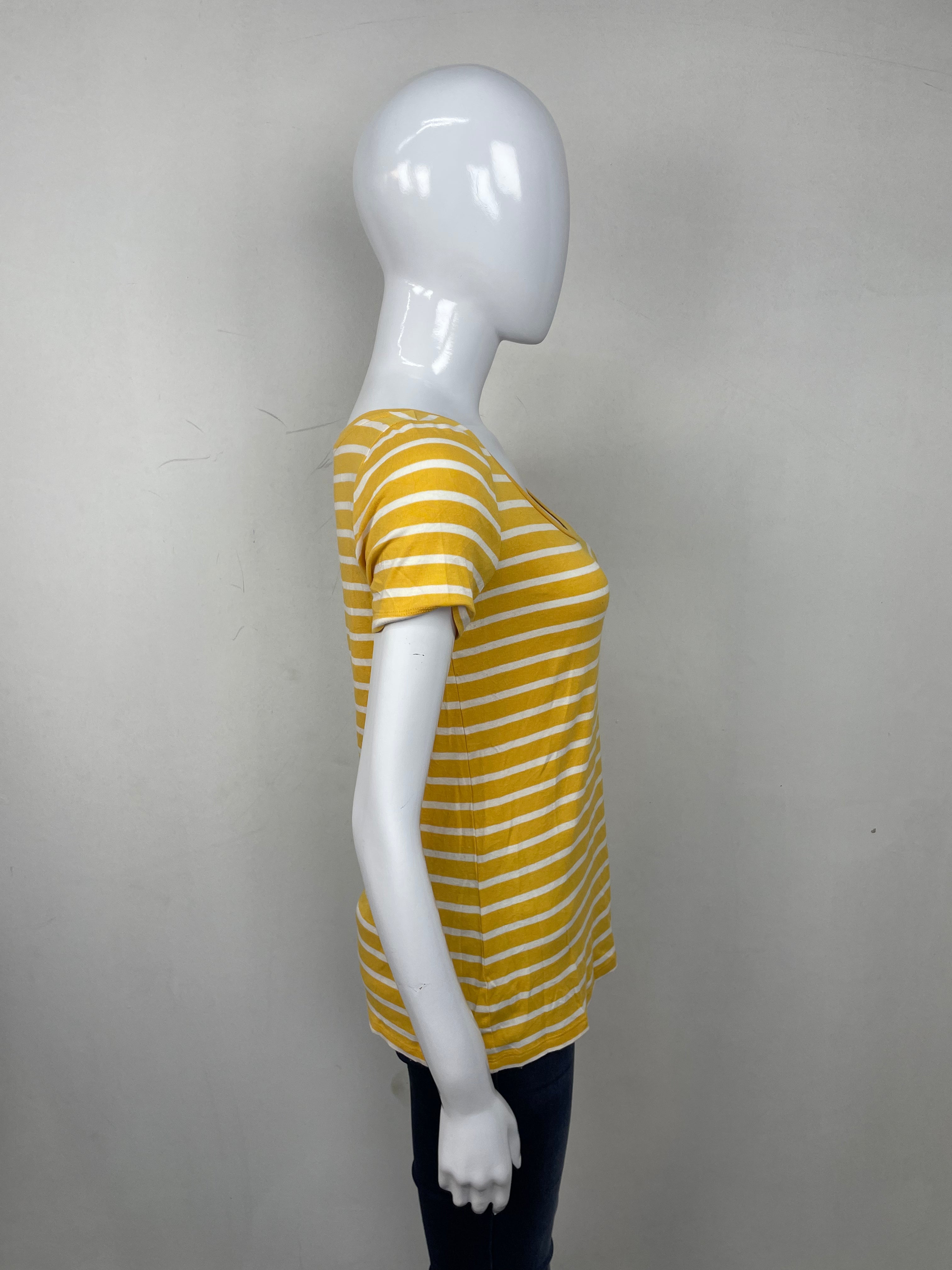 Old Navy T-Shirt