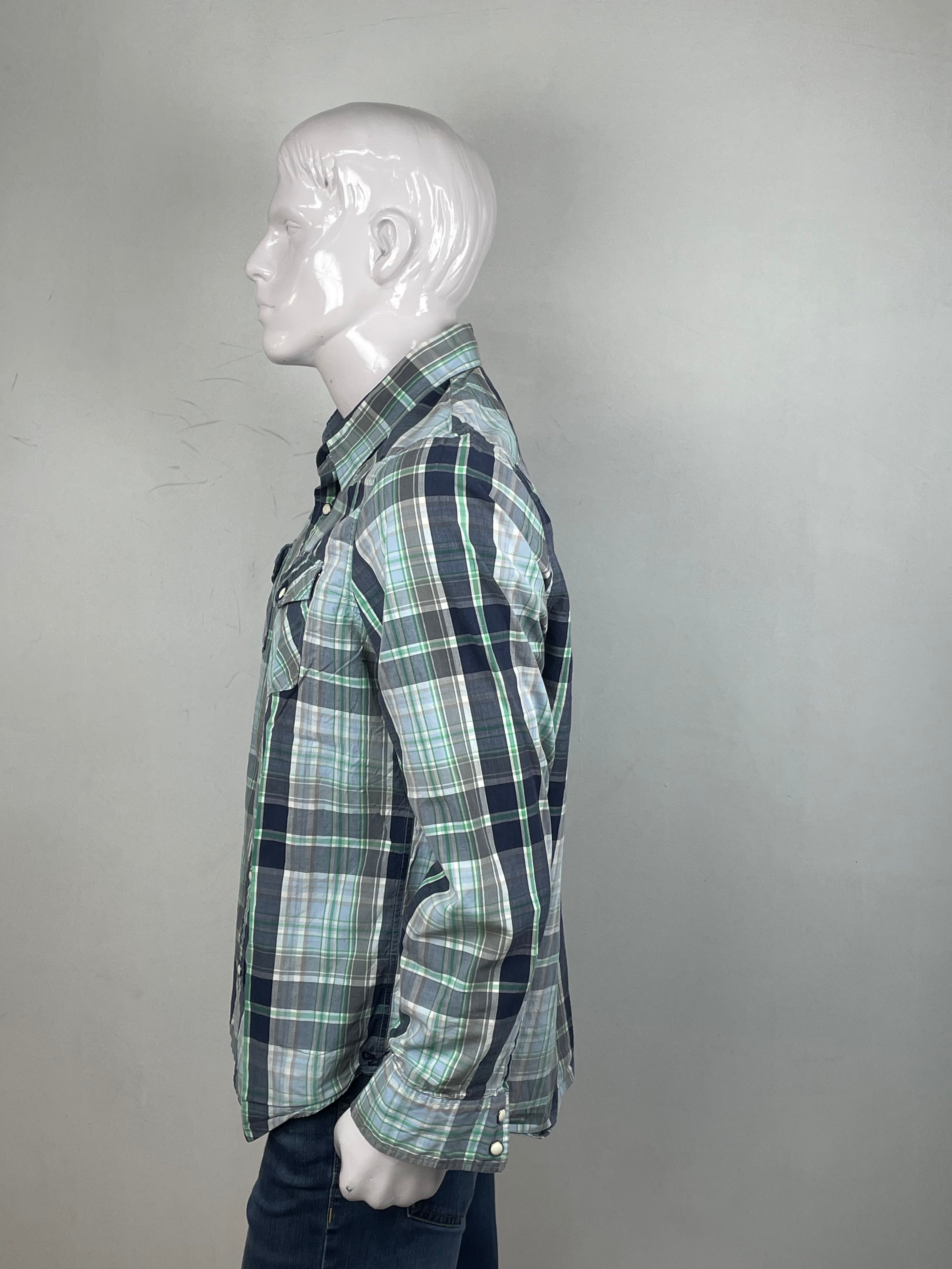 AMERICAN EAGLE OUTFITTERS