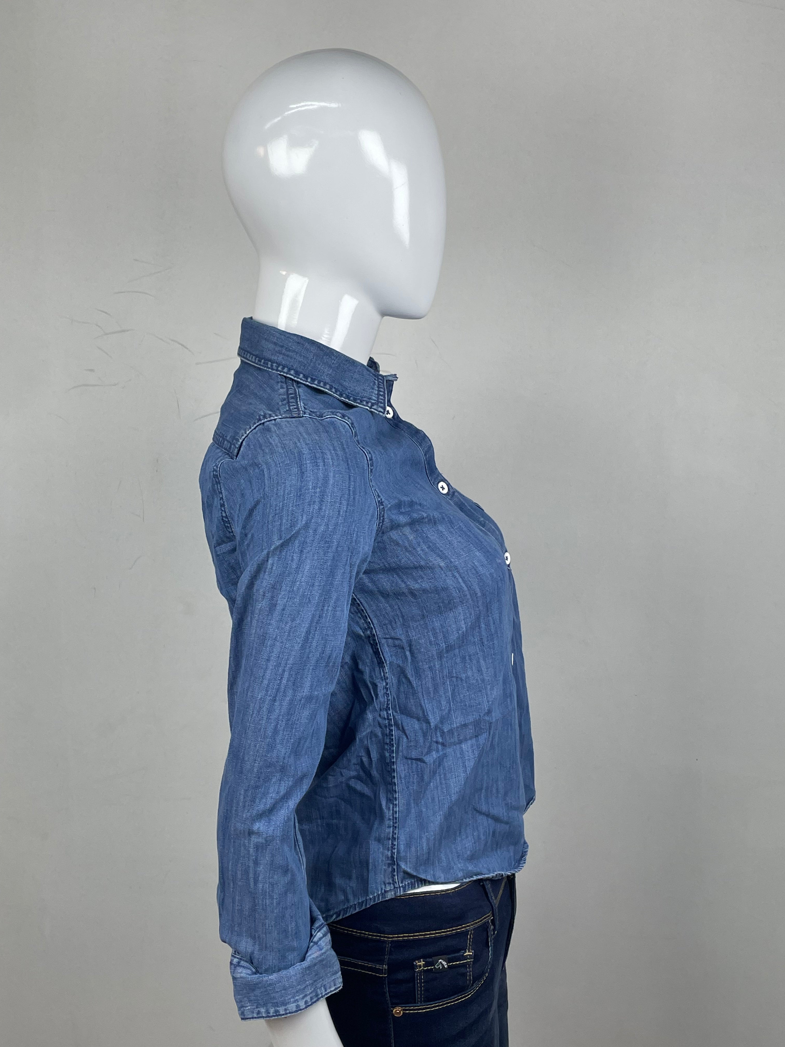 women shirt blue jeans